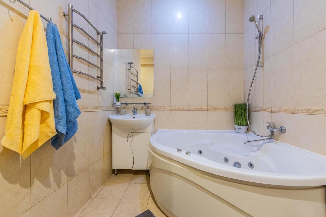 2К Квартира На Шота Руставелі, Бессарабка Kiev Buitenkant foto
